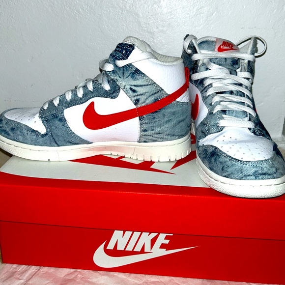 NIKE DUNK HIGH WOMEN SIZE 6.5 MEN 4.5 JEANS